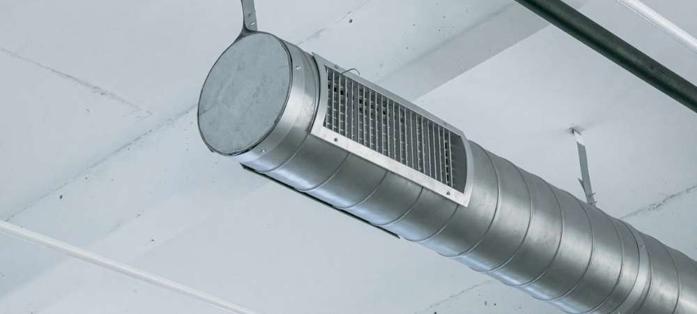 Commercial air conditioning maintenance